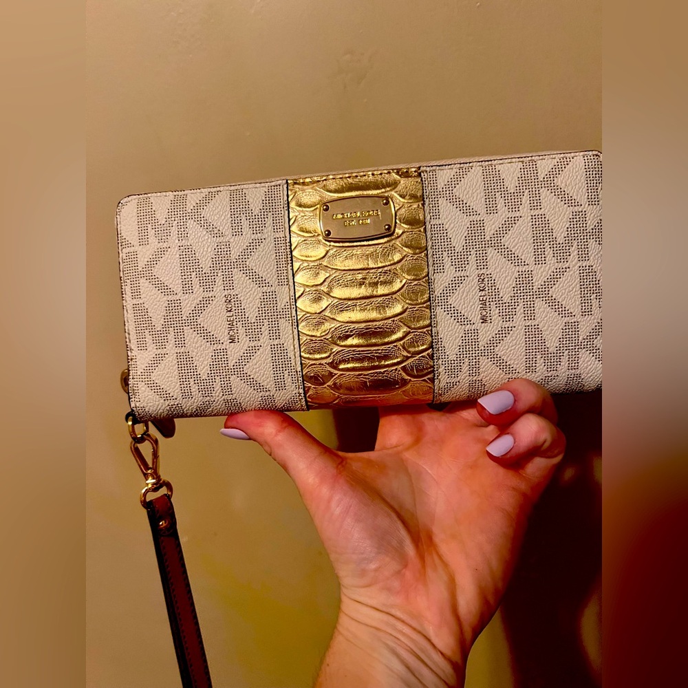 Michael Kors Wristlet